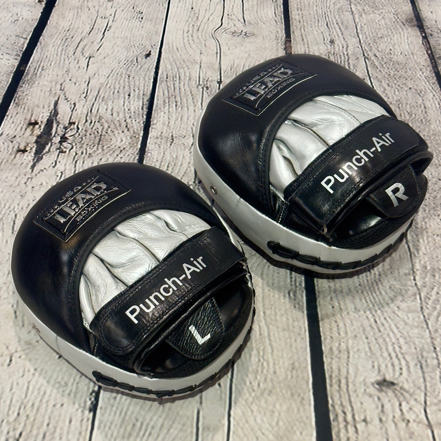 LEAD Punch-AIR Focus Air-Mitts ( Black-Silver)