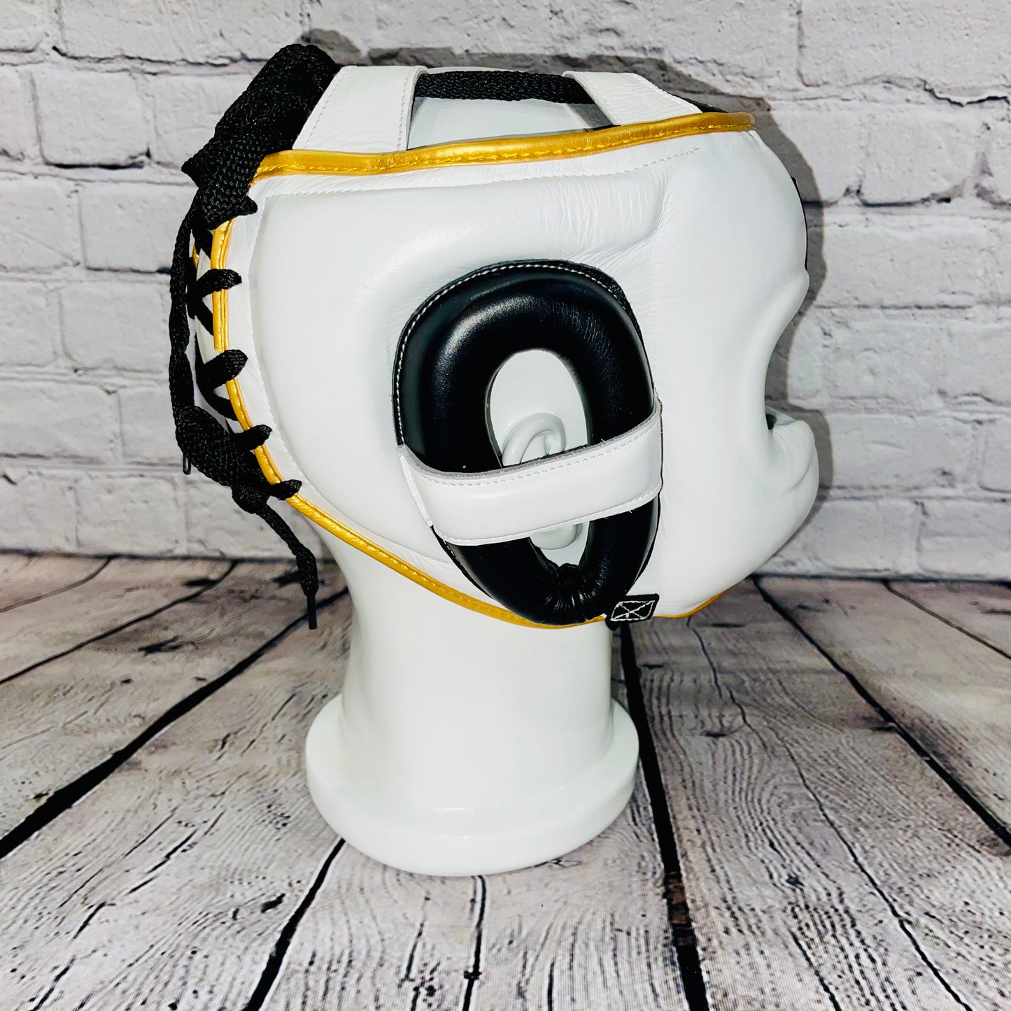 FaceSaver Headgear (White/Gold)